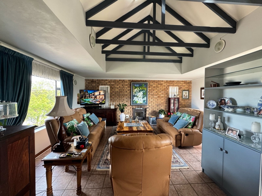 5 Bedroom Property for Sale in Stilbaai Wes Western Cape